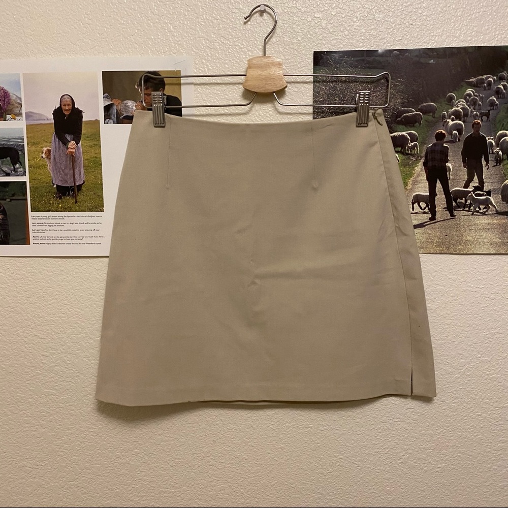 🌸Mini skirt - Picture 2 of 3
